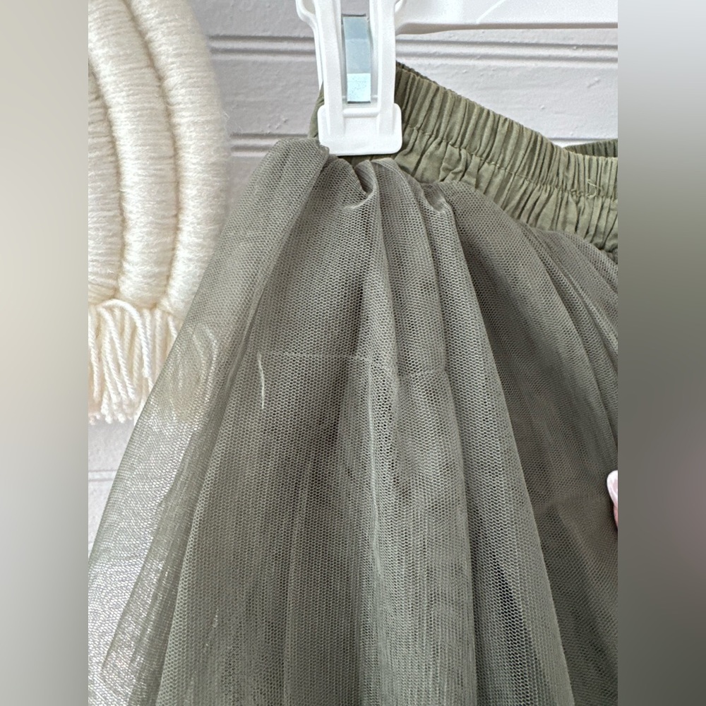 Layered tulle skirt - Picture 3 of 8
